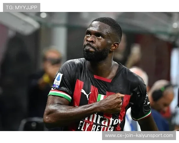 AC米兰锋线在比赛中不断制造威胁